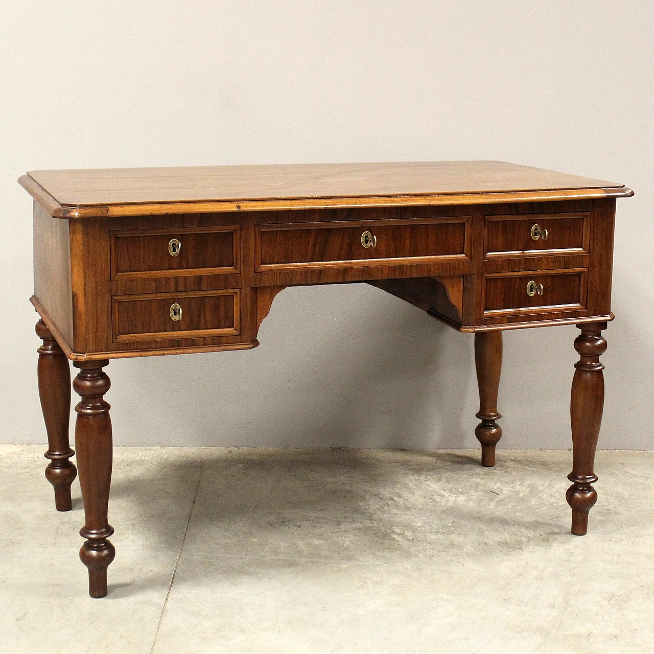 Louis Philippe Lombard solid walnut desk, 19th century 5