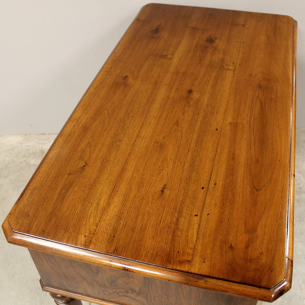 Louis Philippe Lombard solid walnut desk, 19th century 7