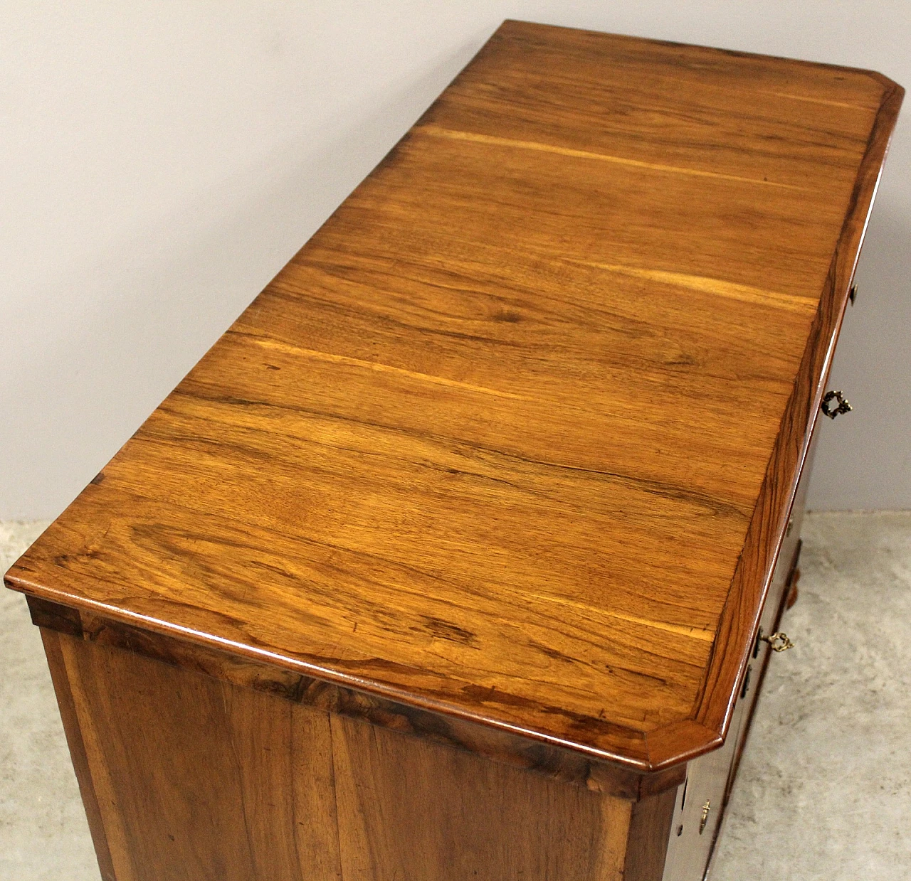 Credenza Luigi Filippo romagnola in noce, seconda metà dell'800 11