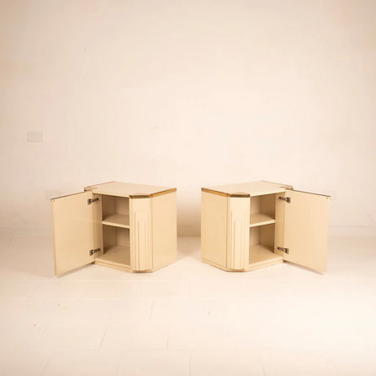 Pair of ivory lacquered wood and brass bedside tables, 1970s 5