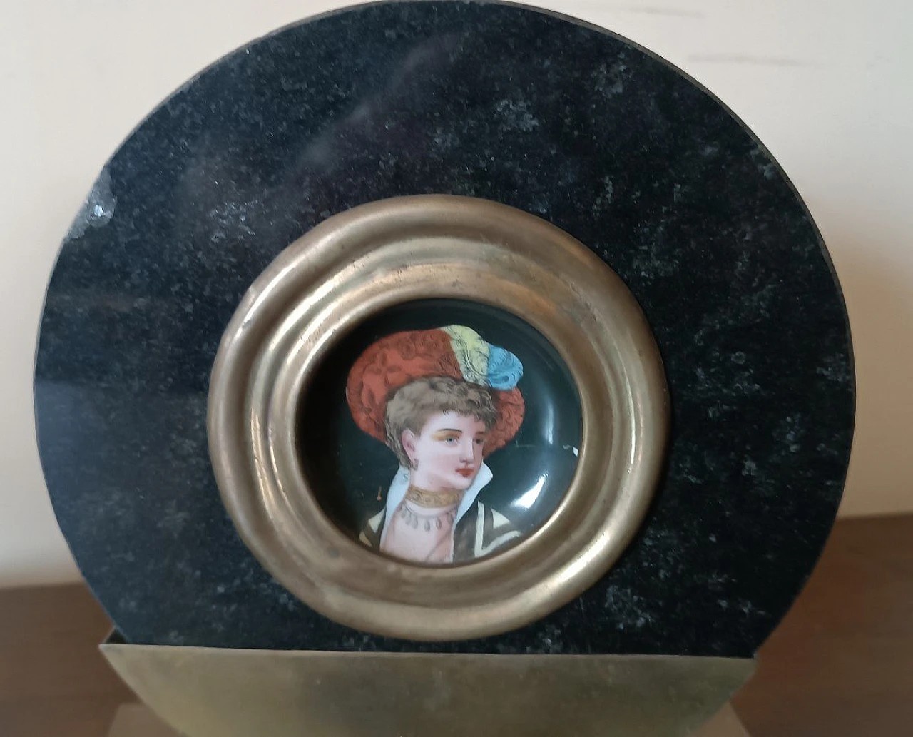 Pair of Art Deco miniatures painted on porcelain, 1920s 11