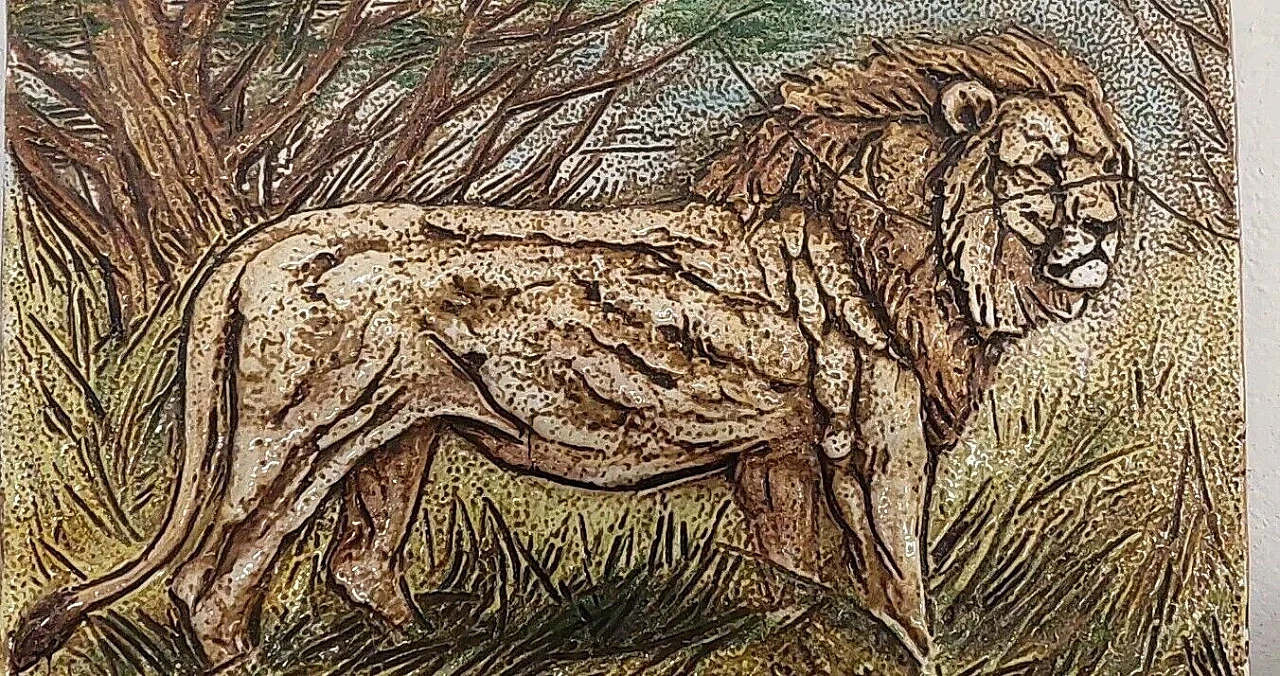 Danilo Cartei, lion, glazed terracotta bas-relief, 1980s 7