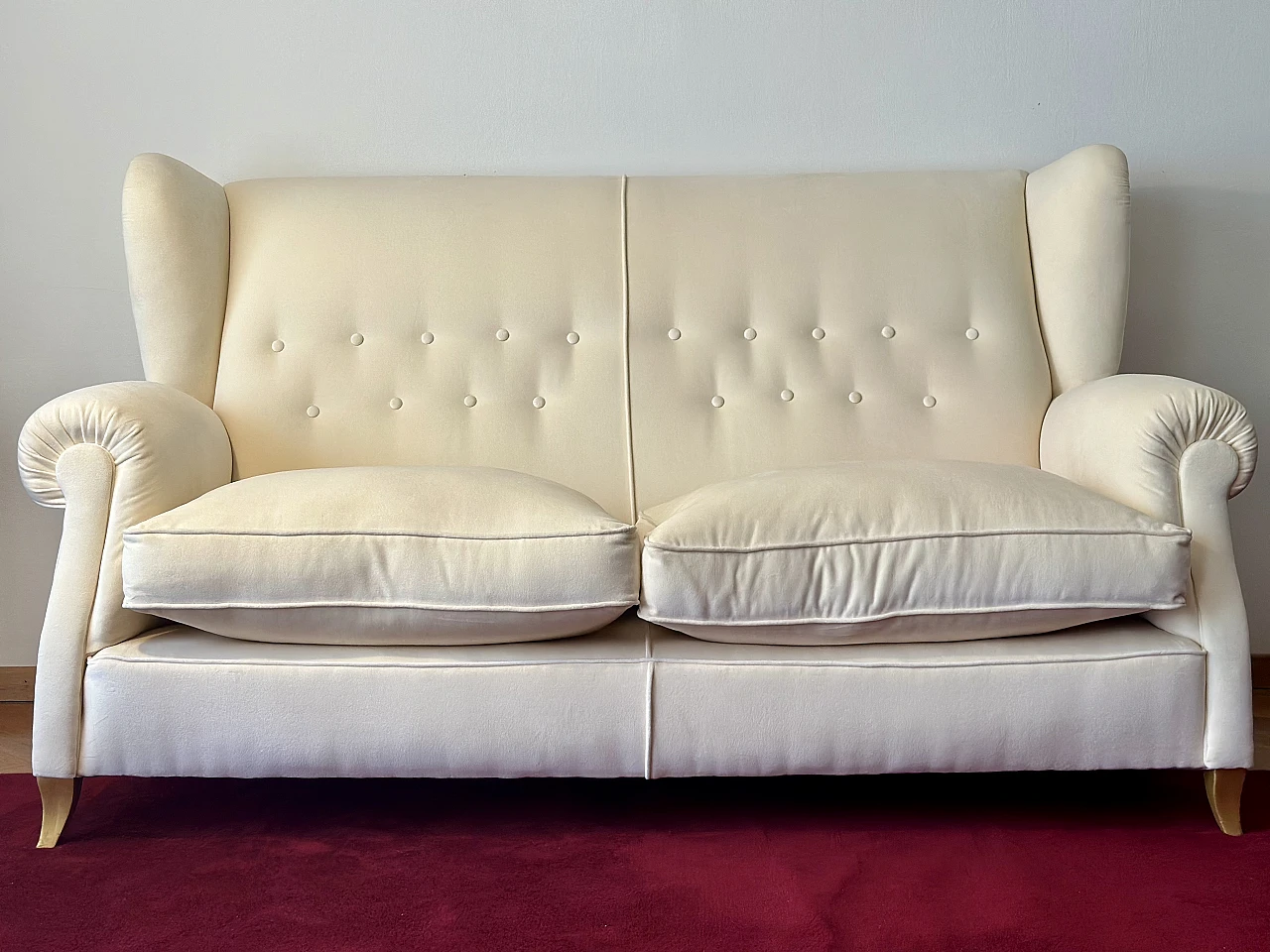 Chesterfield two-seater white velvet sofa, 1980s 1