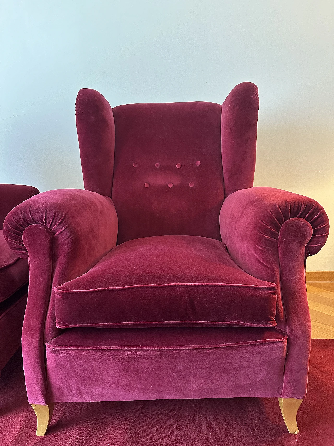 Pair of Chesterfield velvet armchairs, 18th century 3