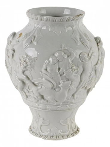Vaso in porcellana bianca con scene mitologiche di Ginori, '800