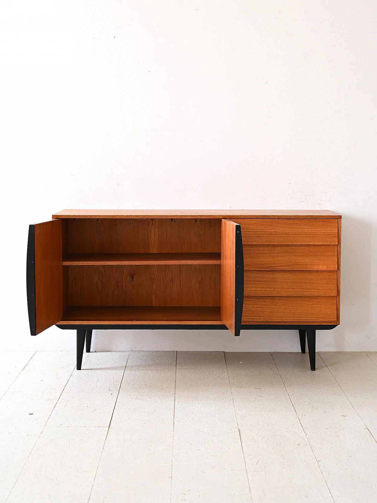 Credenza scandinava in teak con dettagli neri, anni '60 3