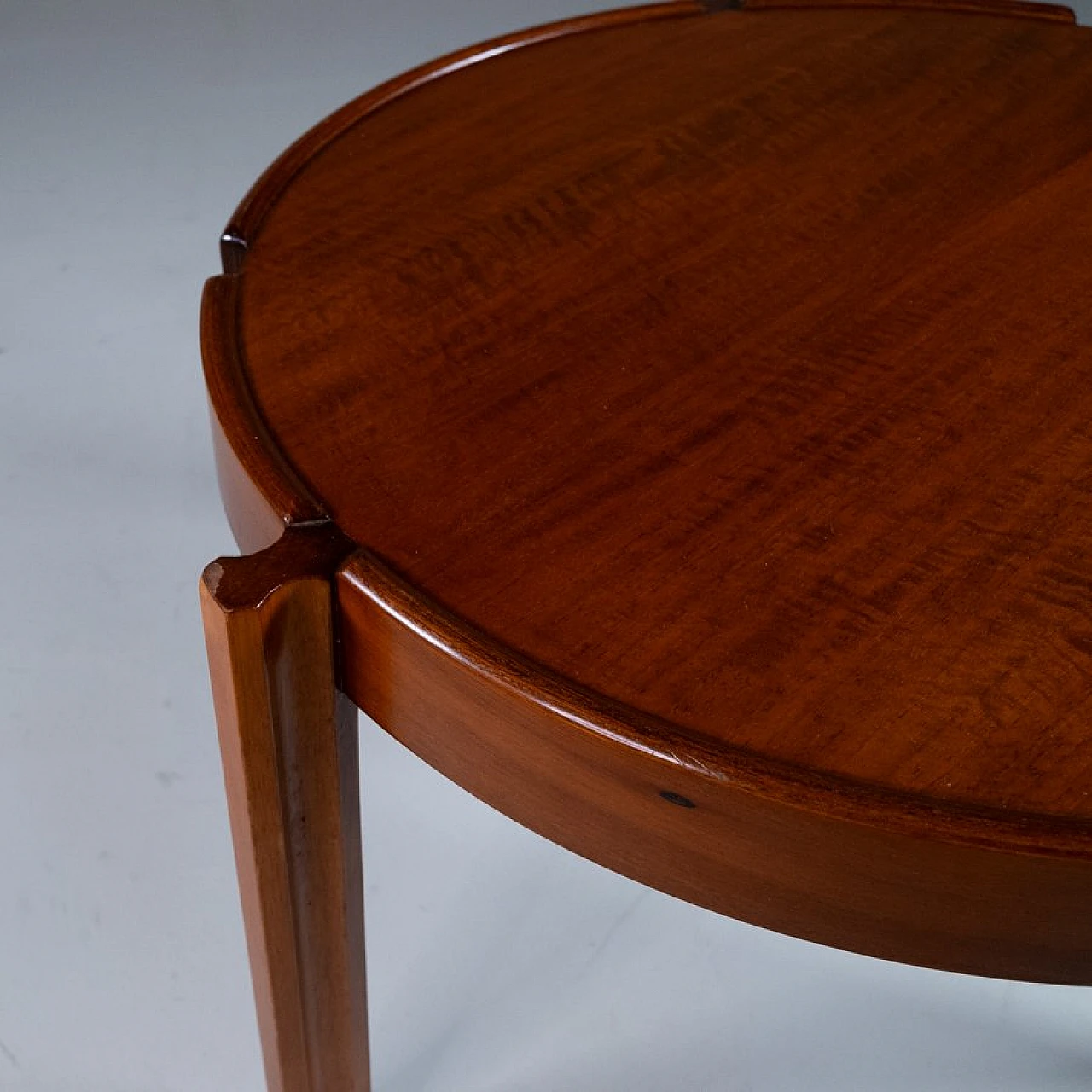 3 Interlocking wooden coffee tables, 1950s 4