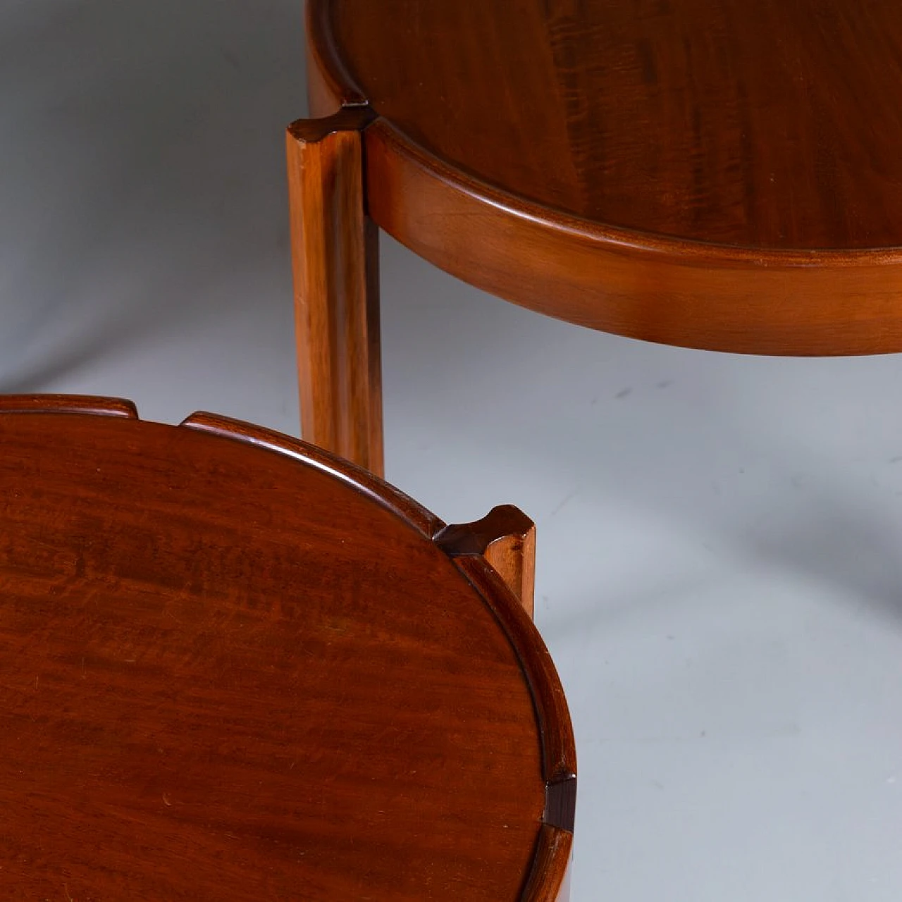 3 Interlocking wooden coffee tables, 1950s 8