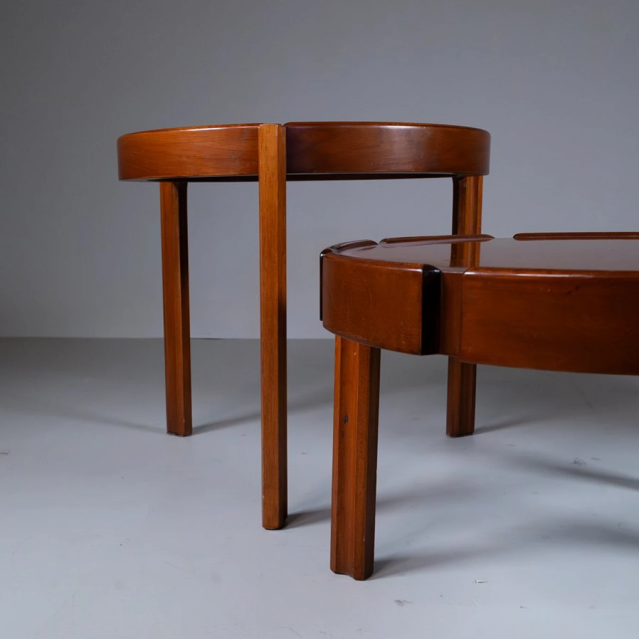 3 Interlocking wooden coffee tables, 1950s 15