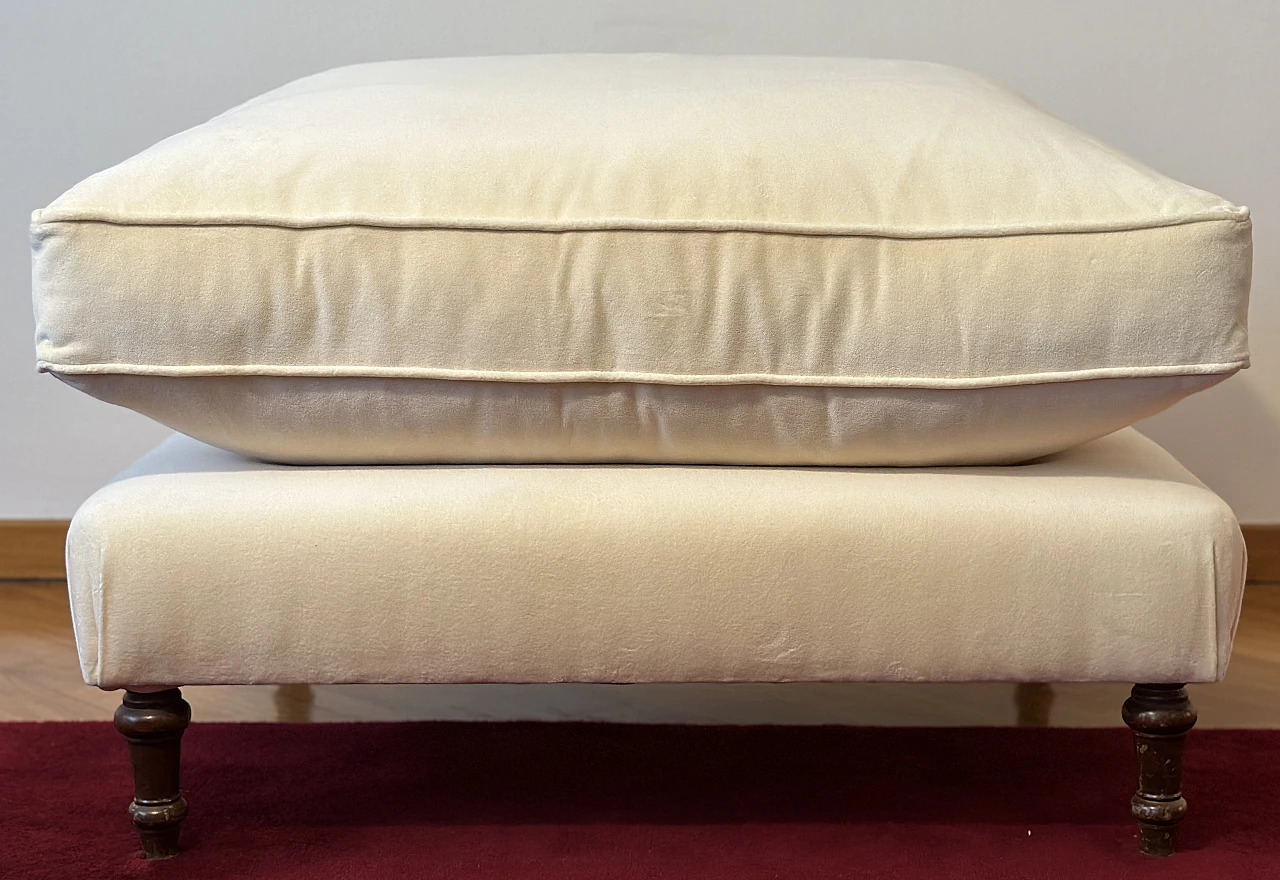 Pair of velvet poufs, 2000s 1