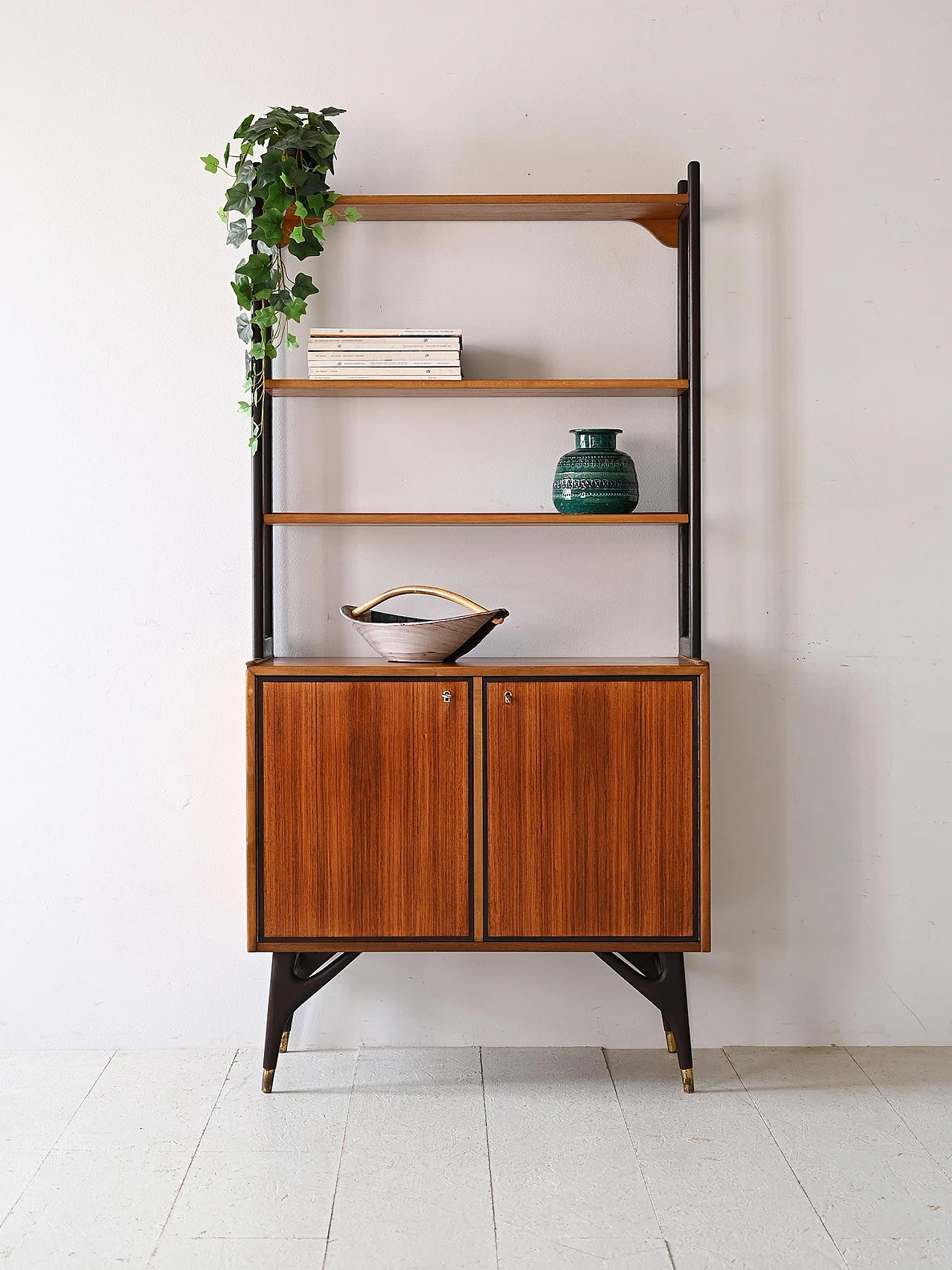 Libreria in teak con profili in rovere, anni '60 1