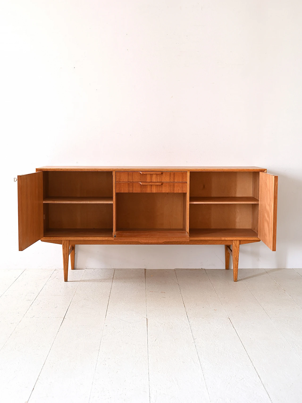 Credenza in teak e rovere con cassetti centrali e 2 ante, anni '60 3