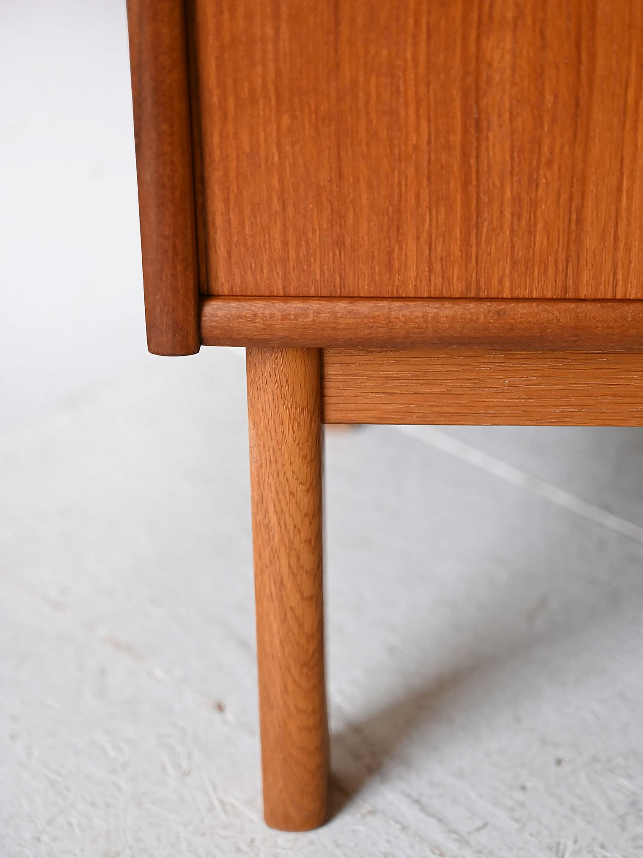 Teak bookcase with adjustable shelves & storage compartment, 1960s 7