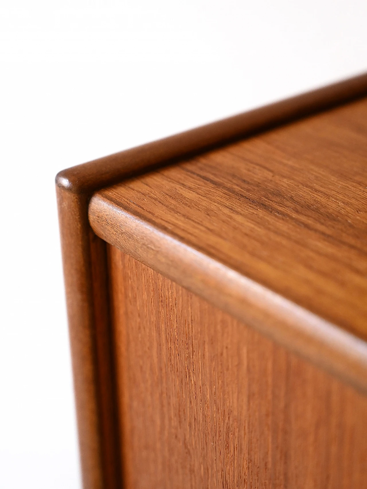 Teak bookcase with adjustable shelves & storage compartment, 1960s 8