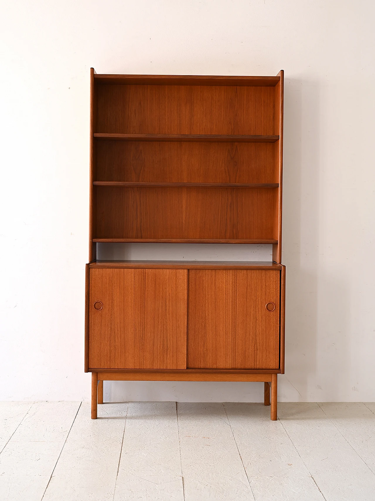 Libreria in teak con credenza ad ante, anni '60 1