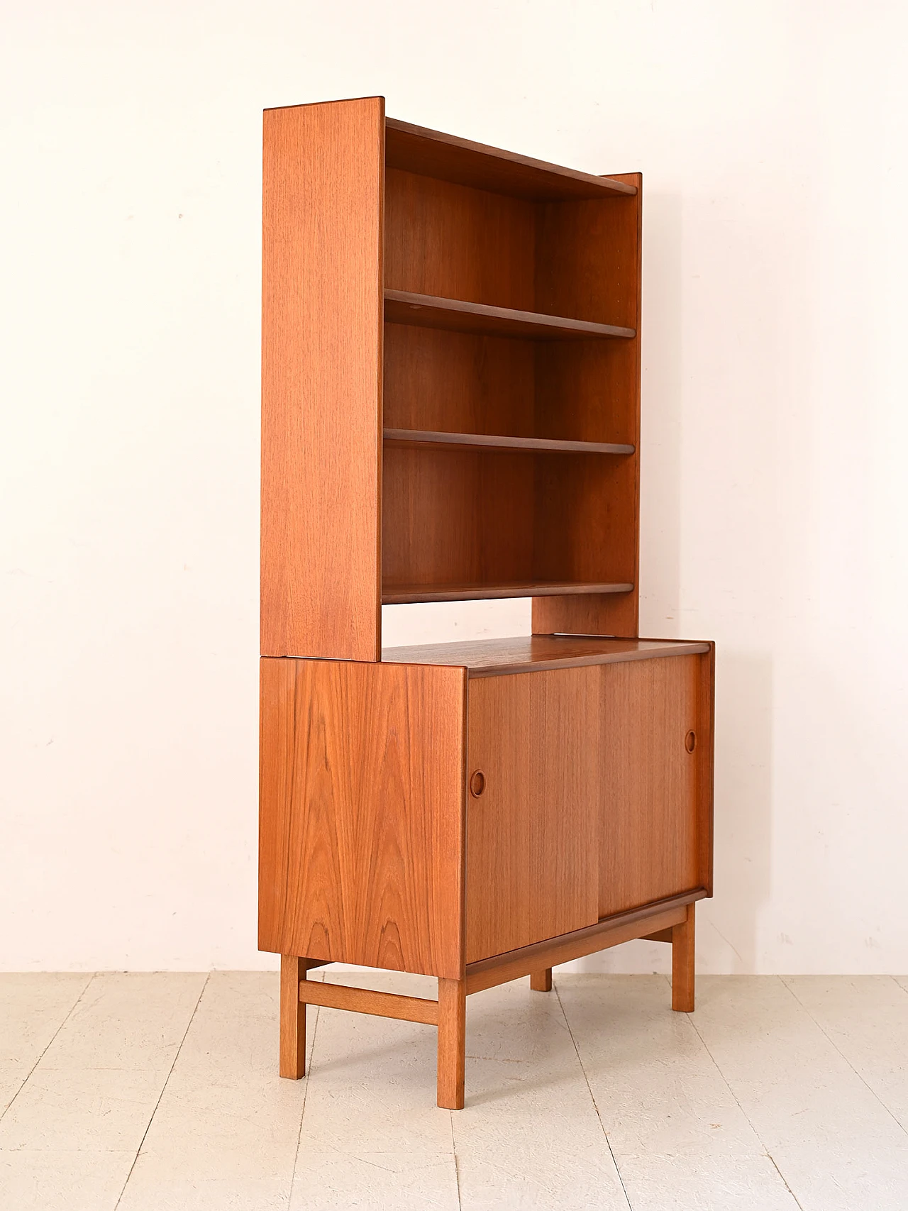 Libreria in teak con credenza ad ante, anni '60 2