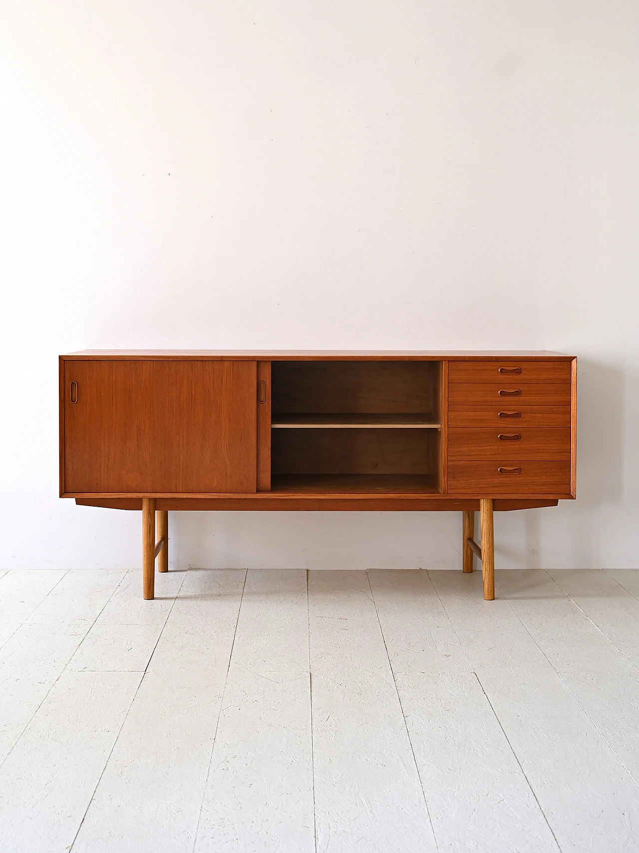 Credenza scandinava in teak e rovere con ante e cassetti, anni '60 4