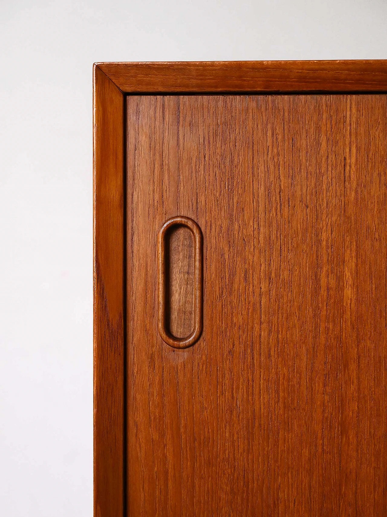 Credenza scandinava in teak e rovere con ante e cassetti, anni '60 8