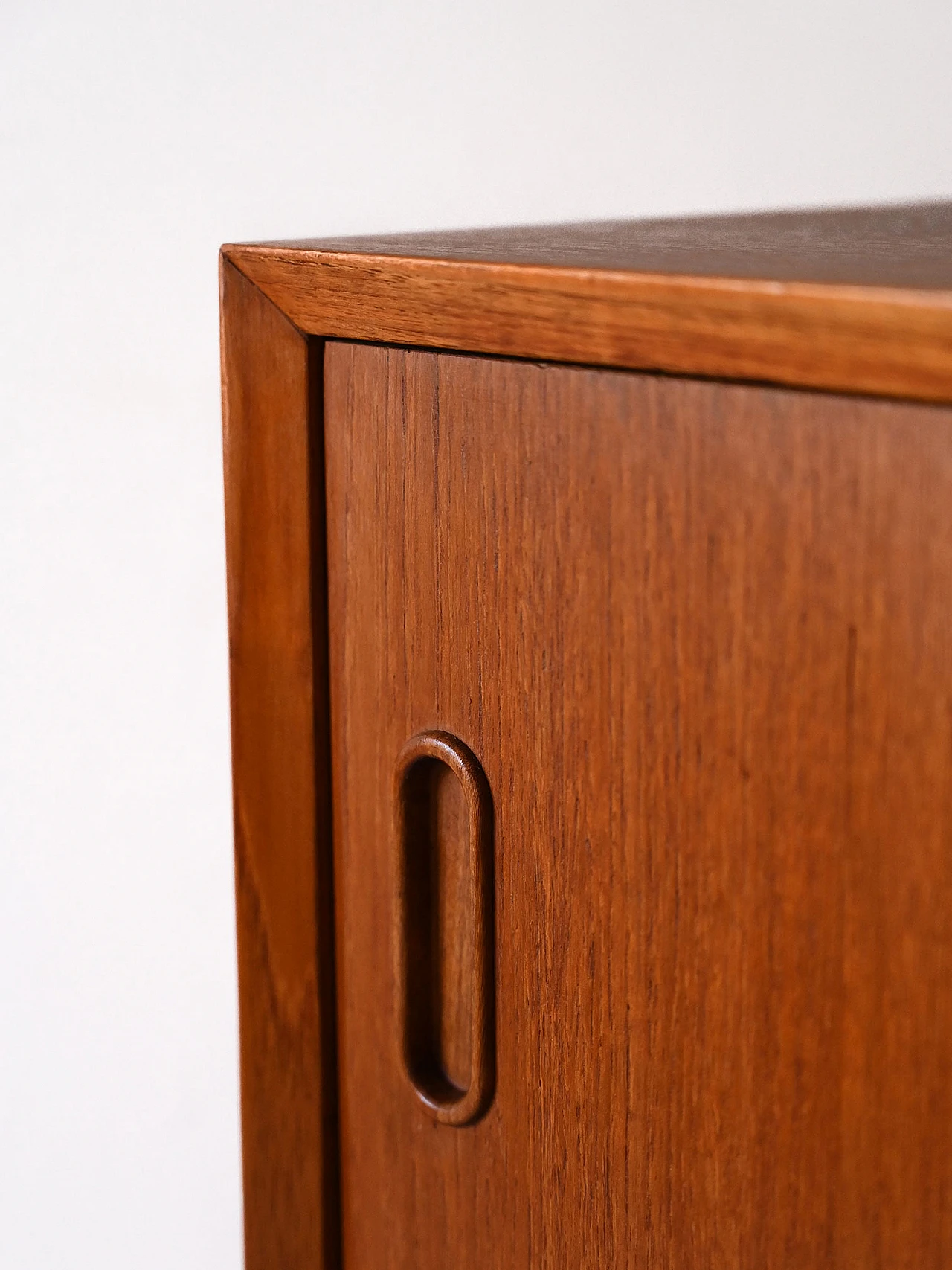 Credenza scandinava in teak e rovere con ante e cassetti, anni '60 10