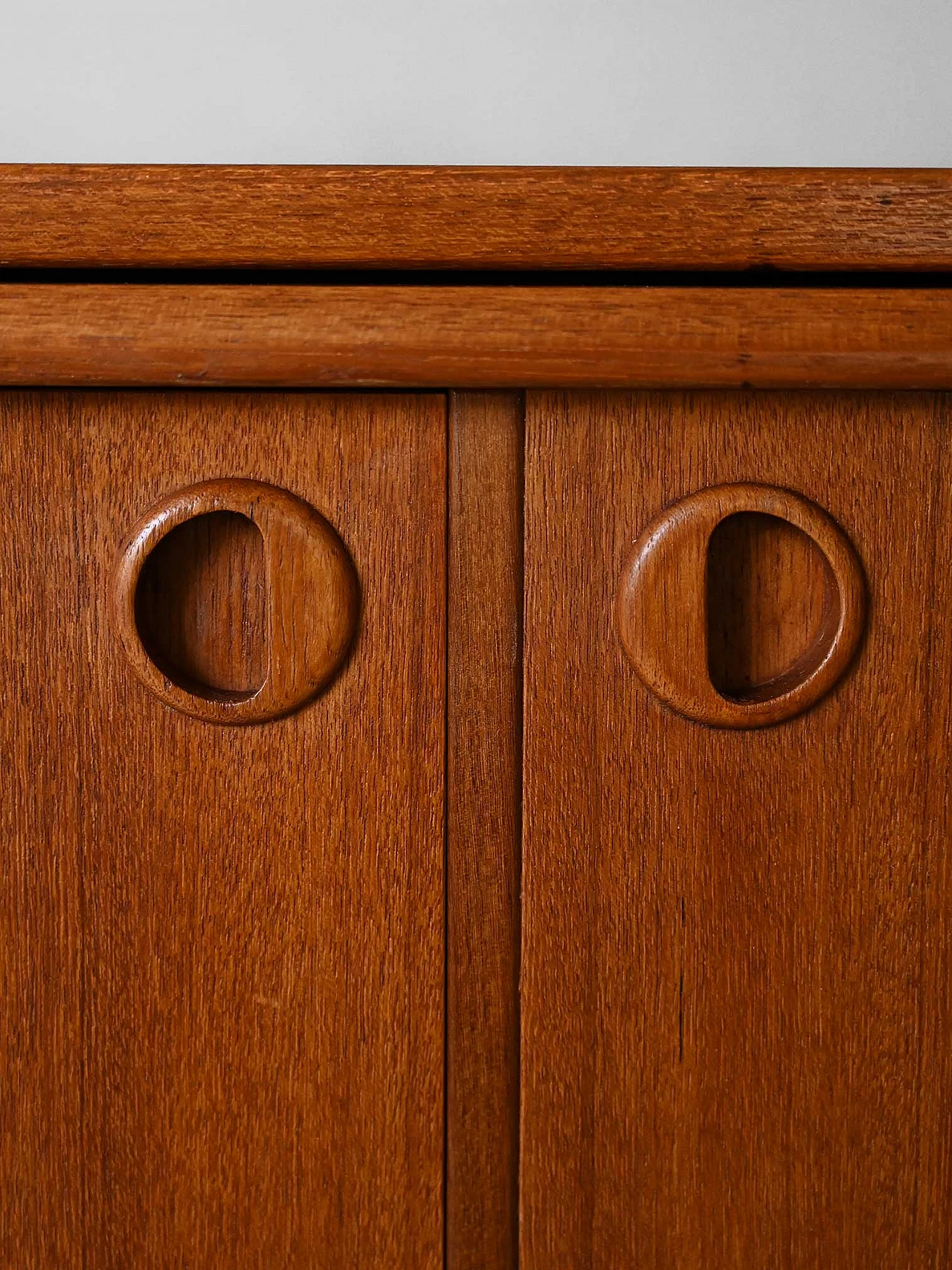 Credenza scandinava in teak e rovere con ante e cassetti, anni '60 14