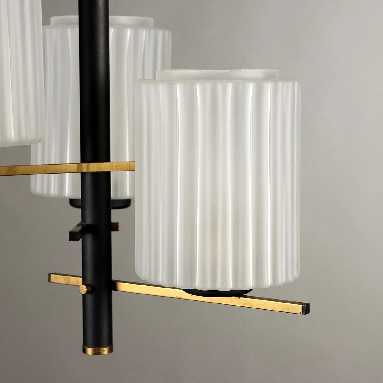 Lampadario a 3 luci in ottone con diffusori in vetro, anni '50 8