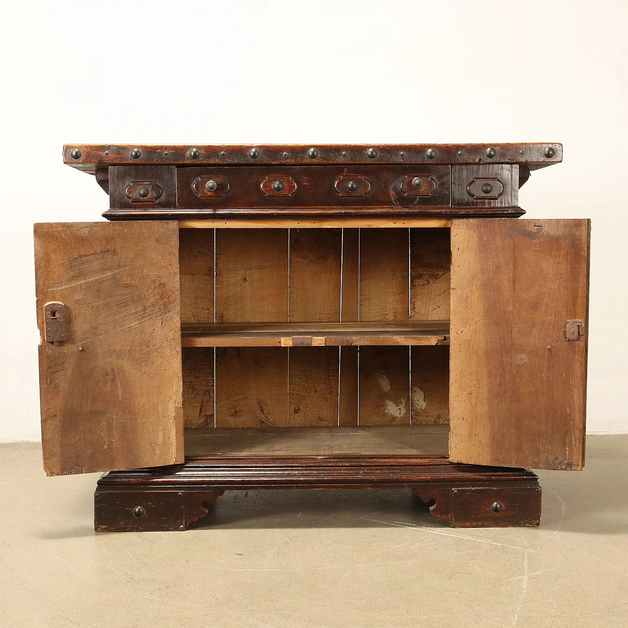 Credenza Barocca in noce e pioppo con cassetti e coppia di ante, '700 3