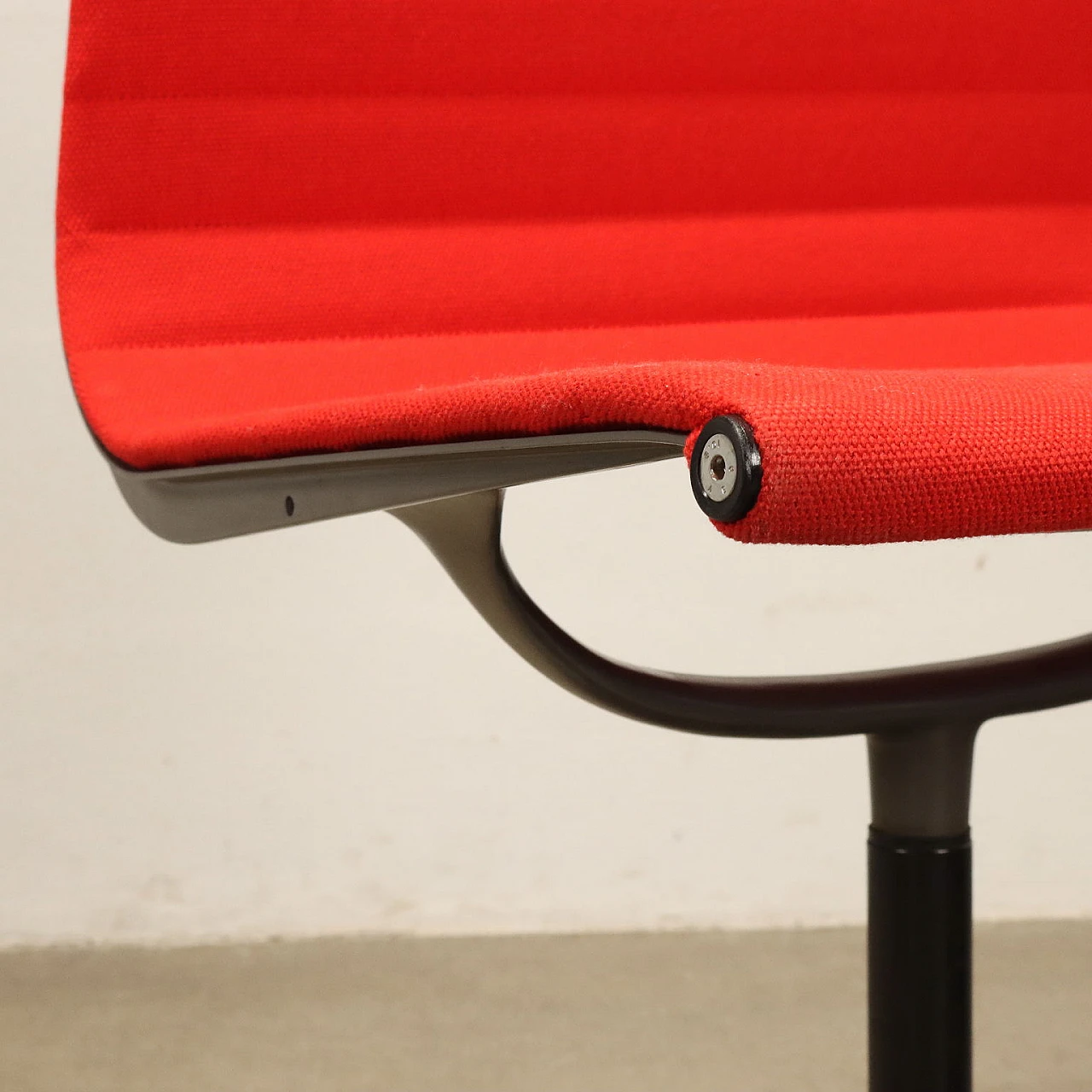 6 Sedie girevoli rosse di Charles & Ray Eames per ICF, anni '70 6