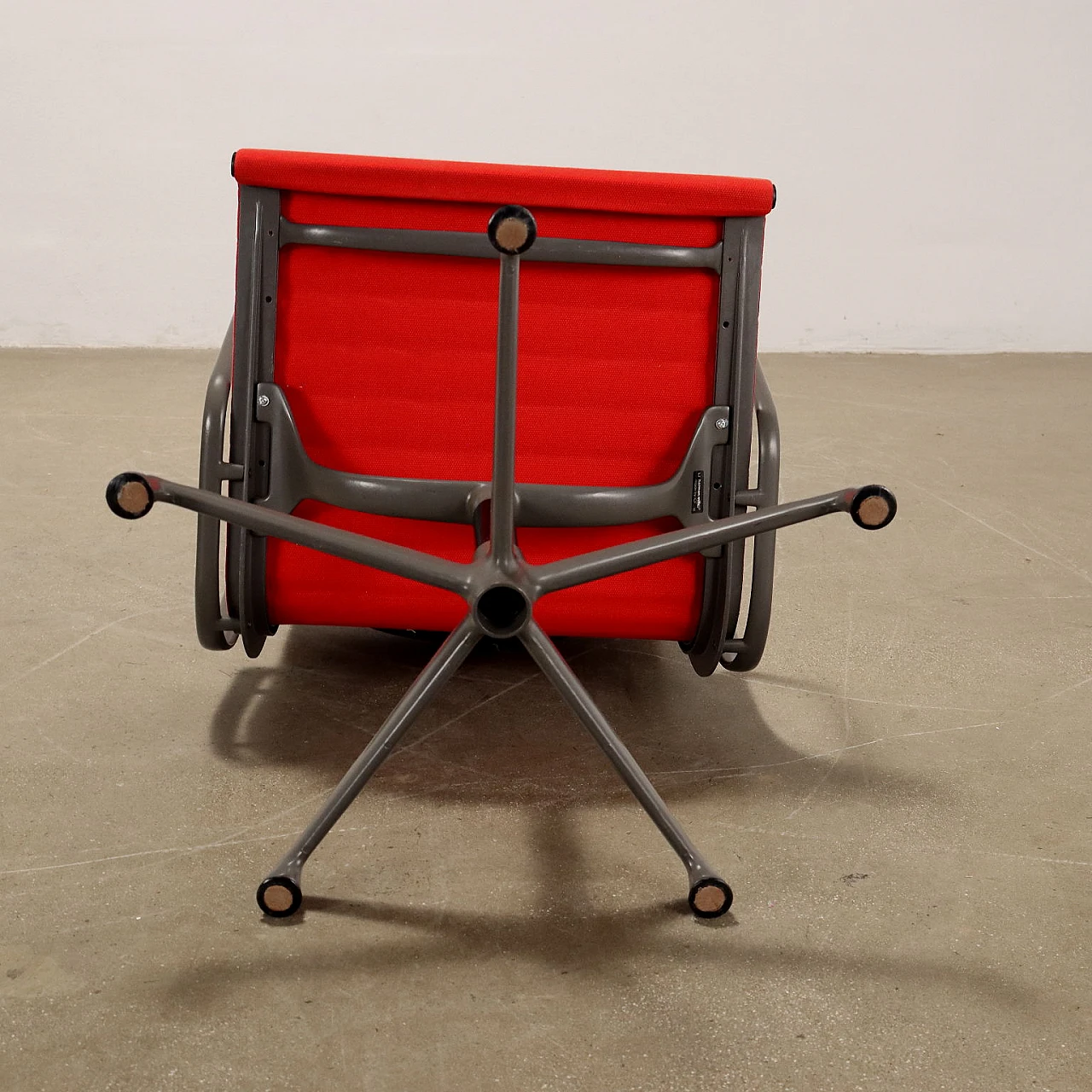 3 Sedie EA117 in tessuto rosso di C. & R. Eames per ICF, anni '80 6