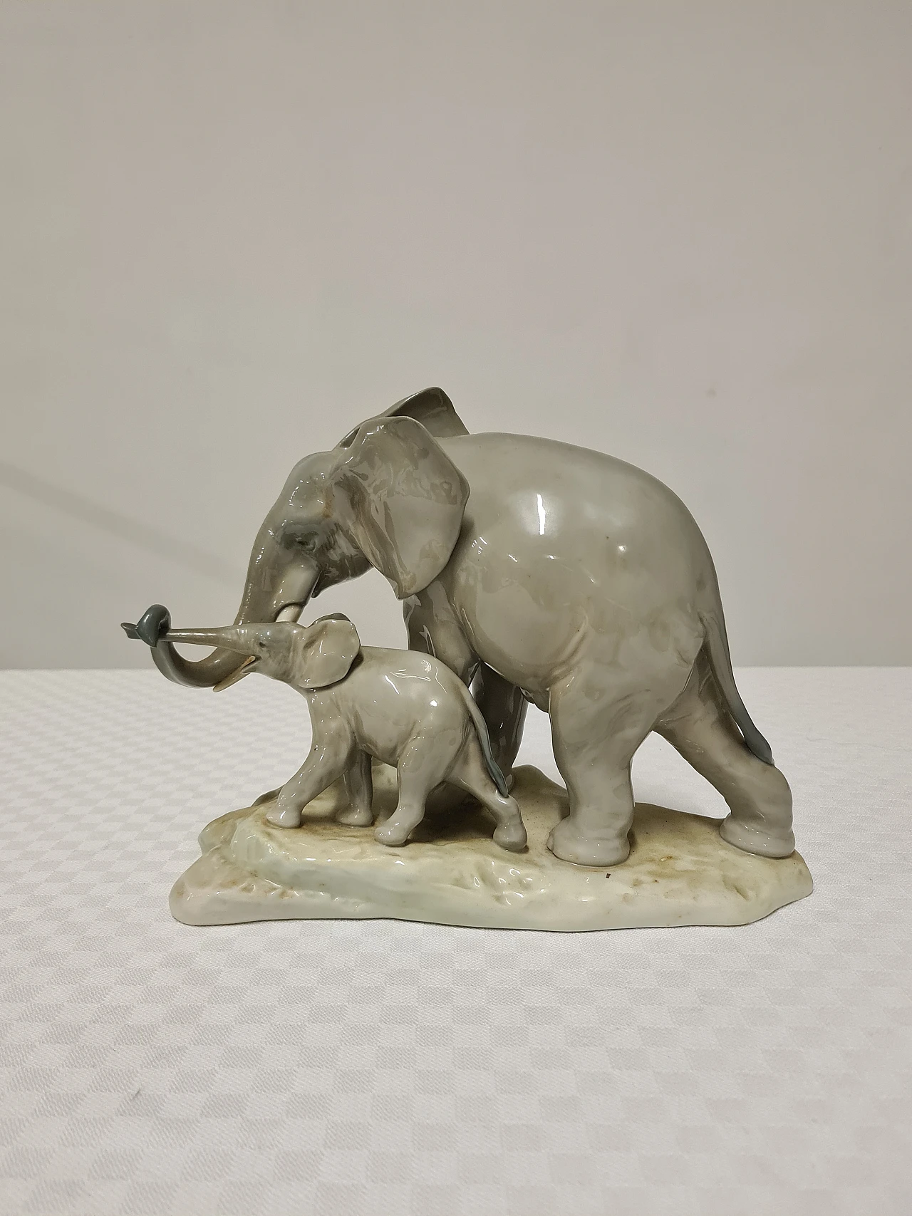 Porcelain elephant sculpture by Lladrò, 1960s 1