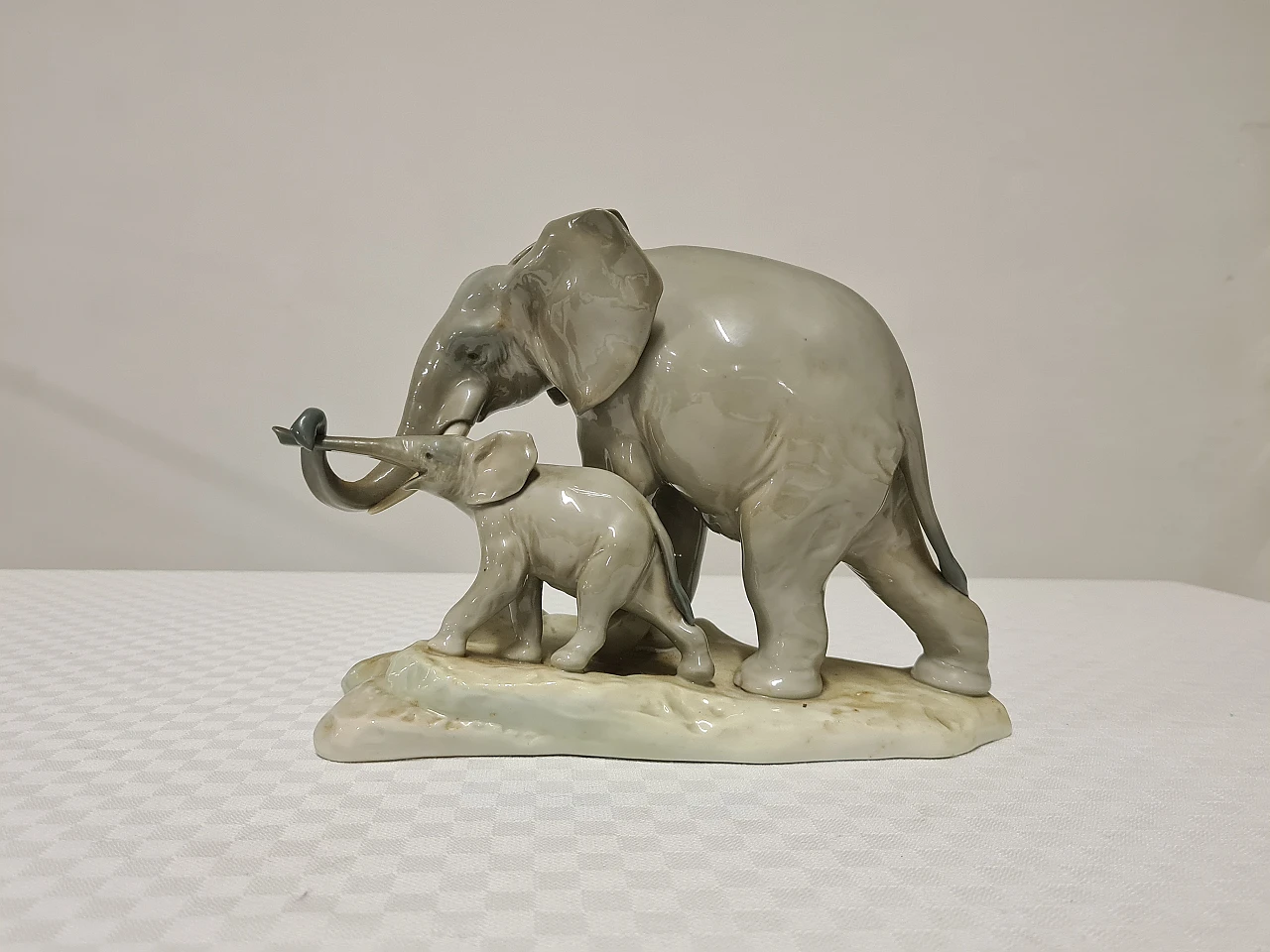 Porcelain elephant sculpture by Lladrò, 1960s 2