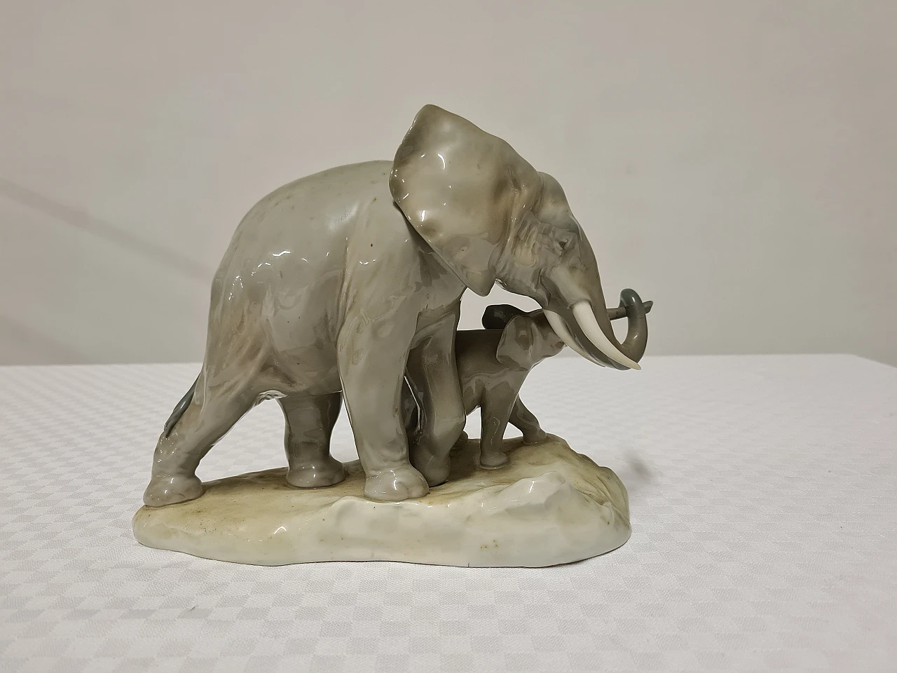 Porcelain elephant sculpture by Lladrò, 1960s 8