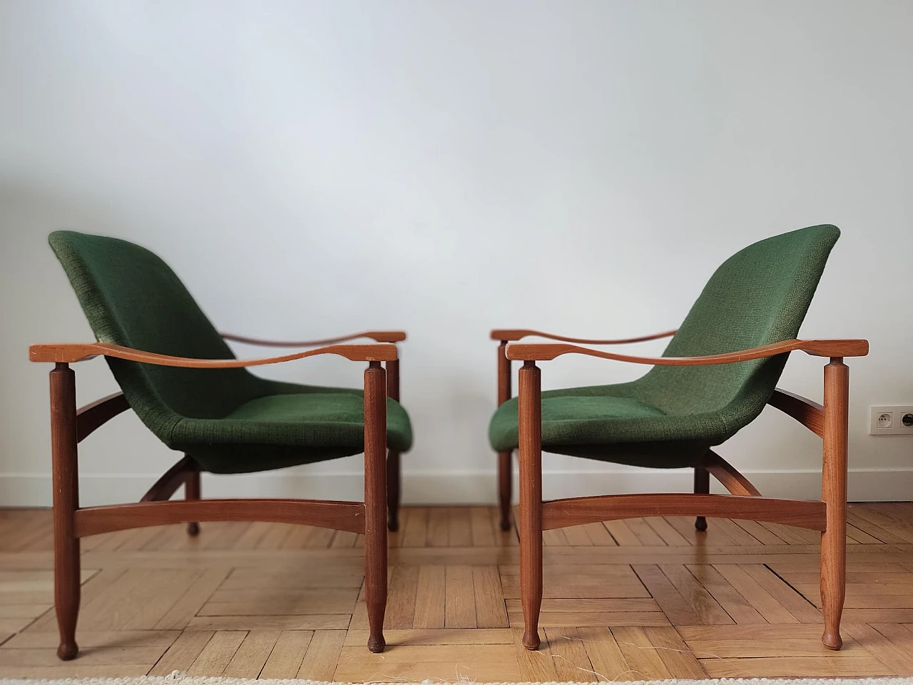 Pair of wooden Tiki Arm chairs by Busnelli, 1960s 3