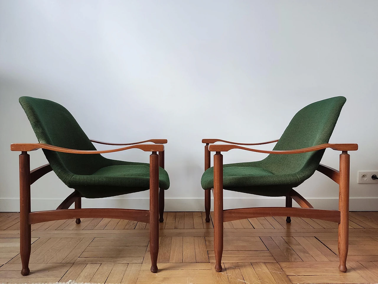 Pair of wooden Tiki Arm chairs by Busnelli, 1960s 4