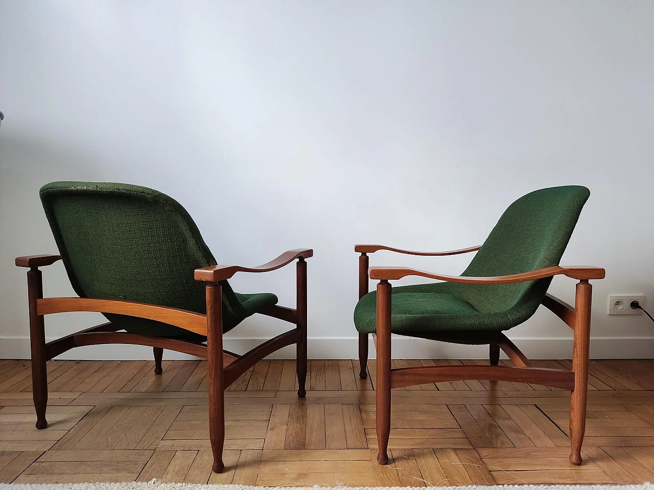 Pair of wooden Tiki Arm chairs by Busnelli, 1960s 5