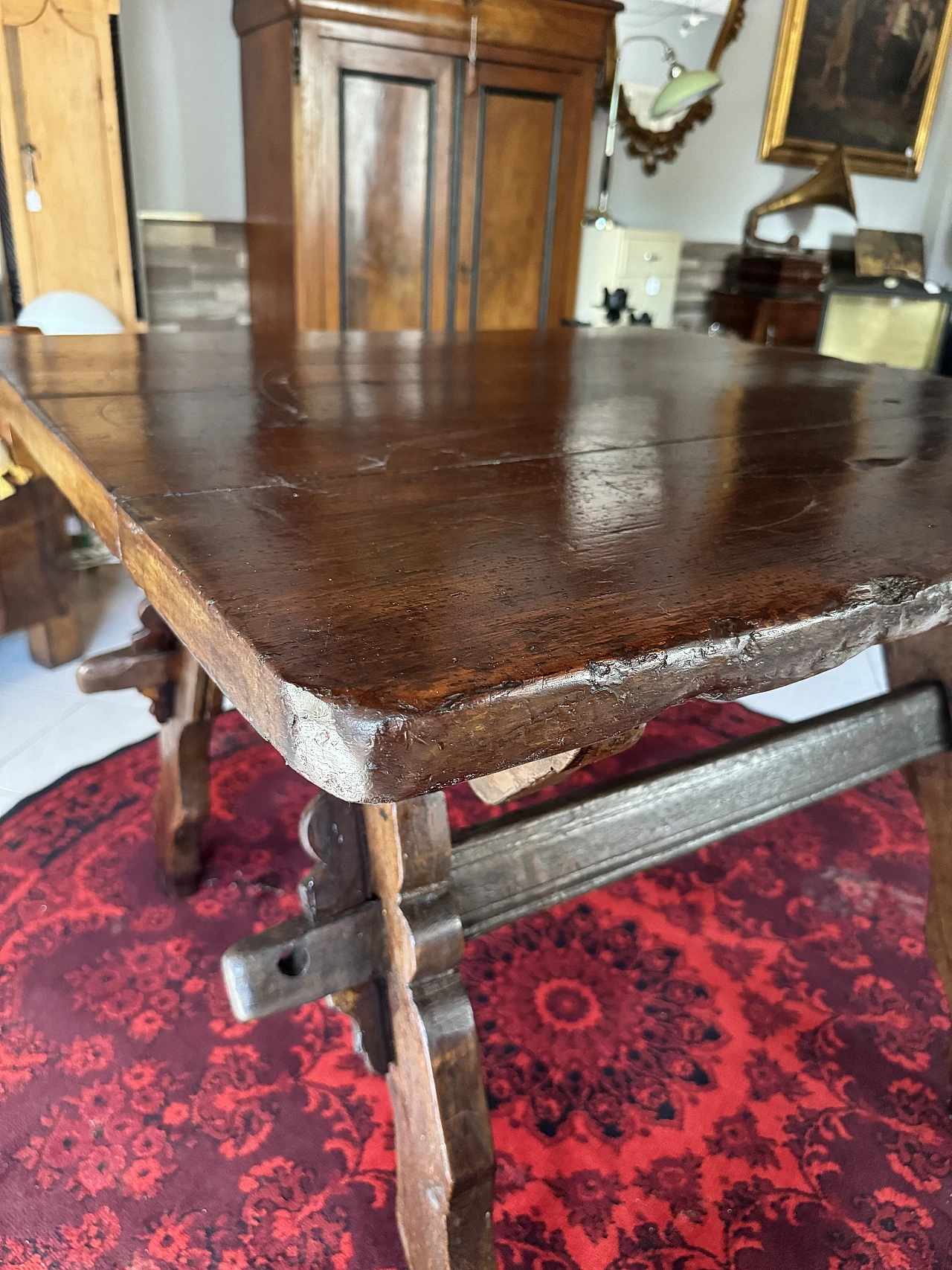 Trestle table in walnut & chestnut wood, 17th century 2