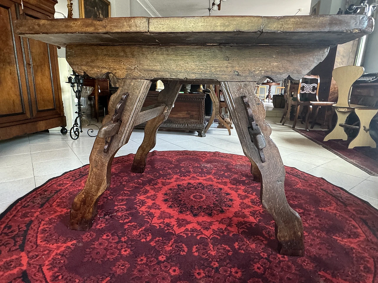 Trestle table in walnut & chestnut wood, 17th century 9