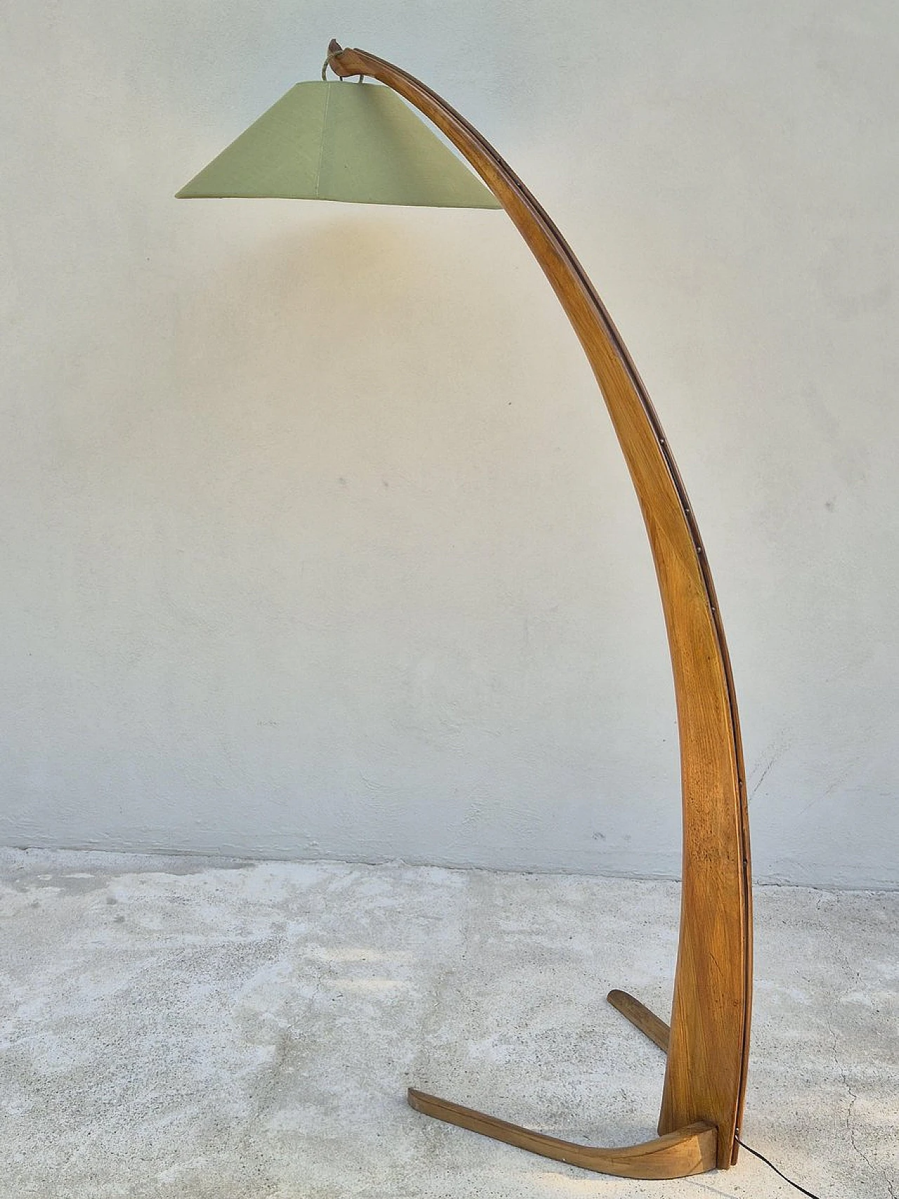 Arc floor lamp with cherry wood structure & fabric lampshade, 1940s 11