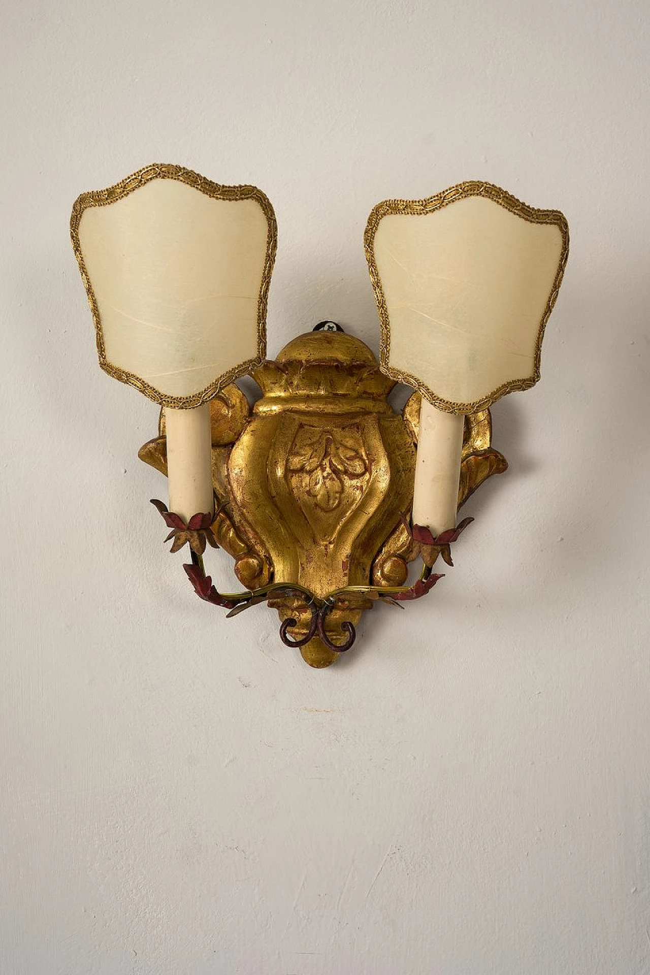 Pair of gilded wood appliques with parchment lampshades, 1950s 5