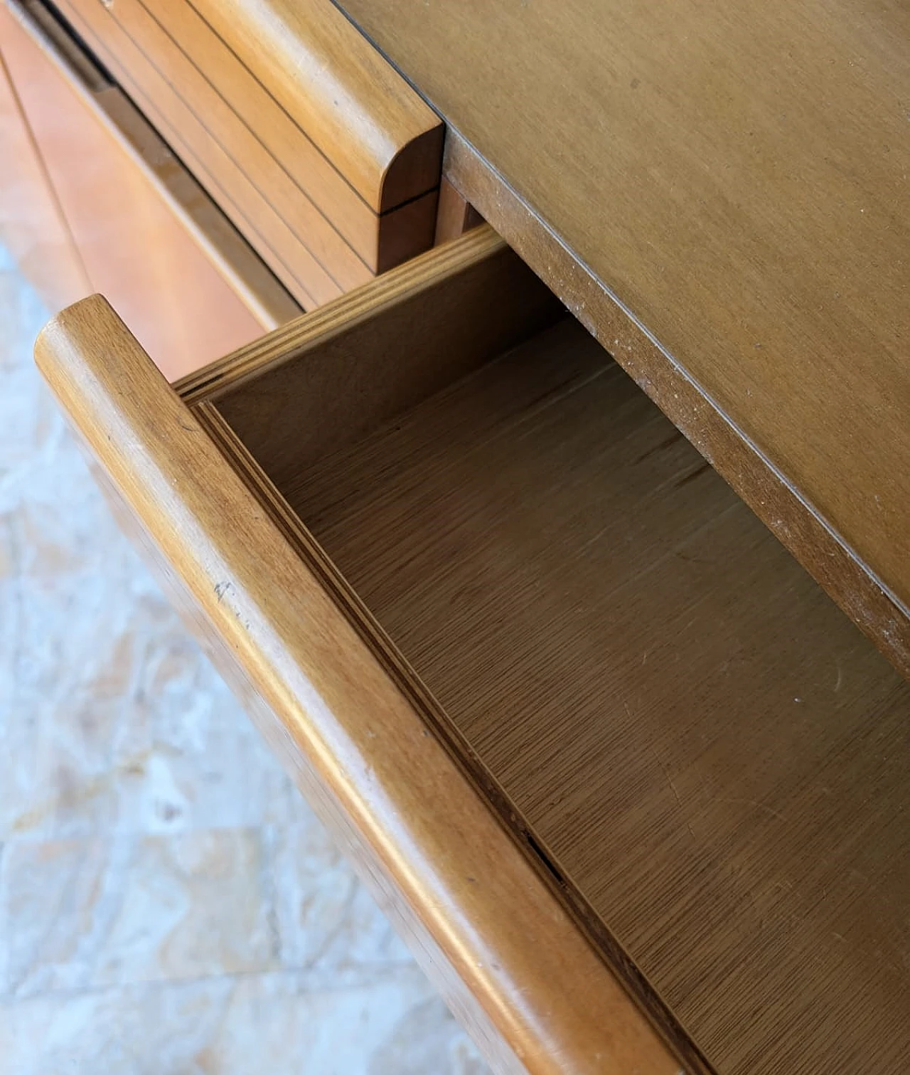 Sideboard in cherry, oak & eboony in the style of Maxalto, 1970s 7