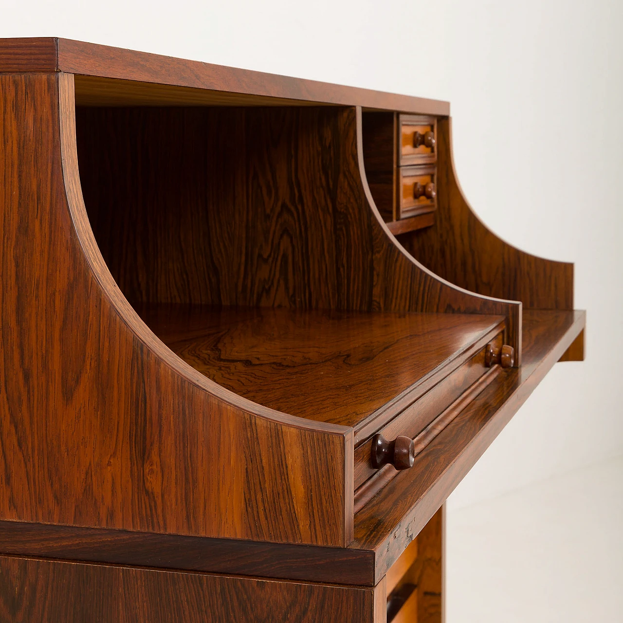 Rosewood desk in the style of Gianfranco Frattini, 1960s 24