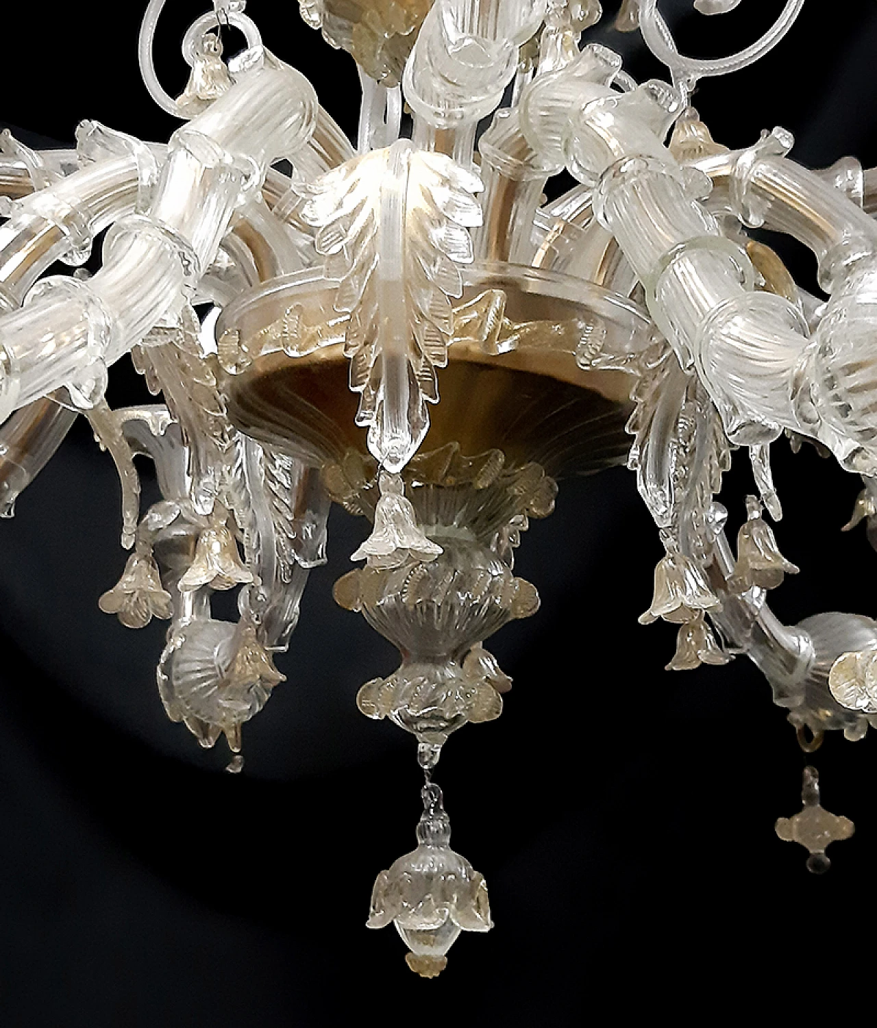 Chandelier with sixteen lights in Murano glass, 1950s 4