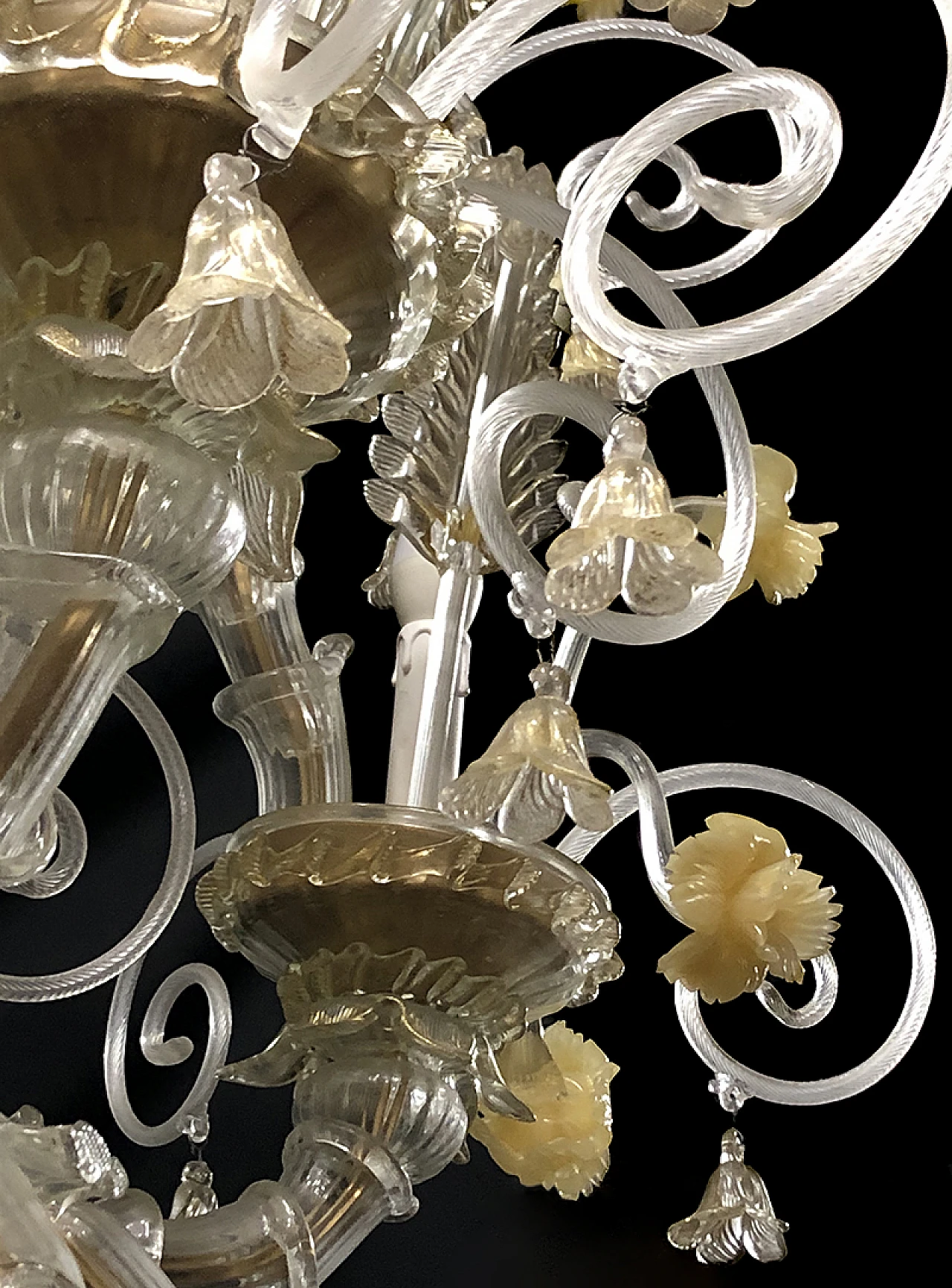 Chandelier with sixteen lights in Murano glass, 1950s 6