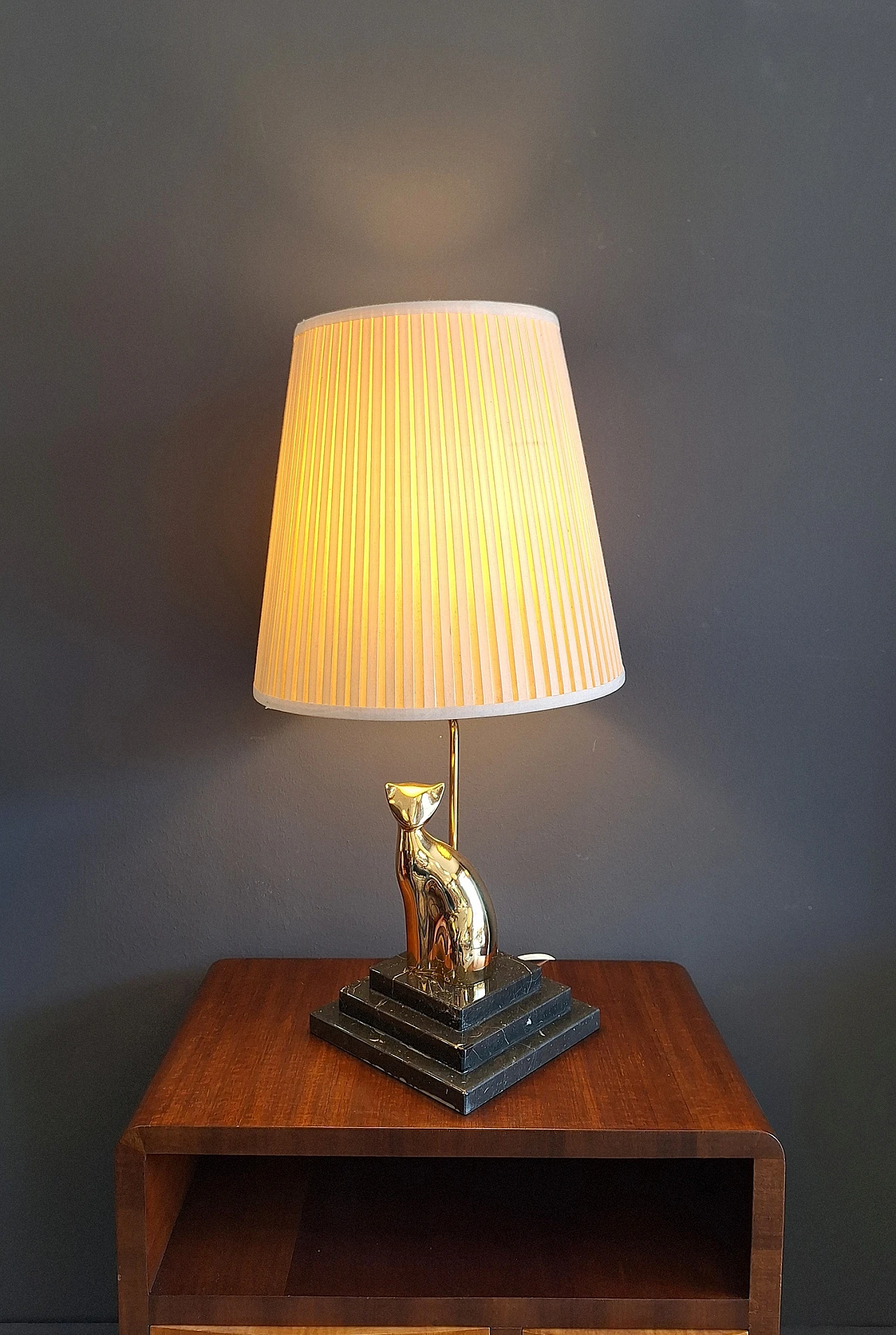 Hollywood Regency brass table lamp with cat, 1970s 1