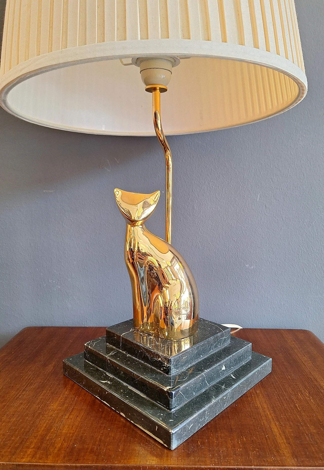 Hollywood Regency brass table lamp with cat, 1970s 2