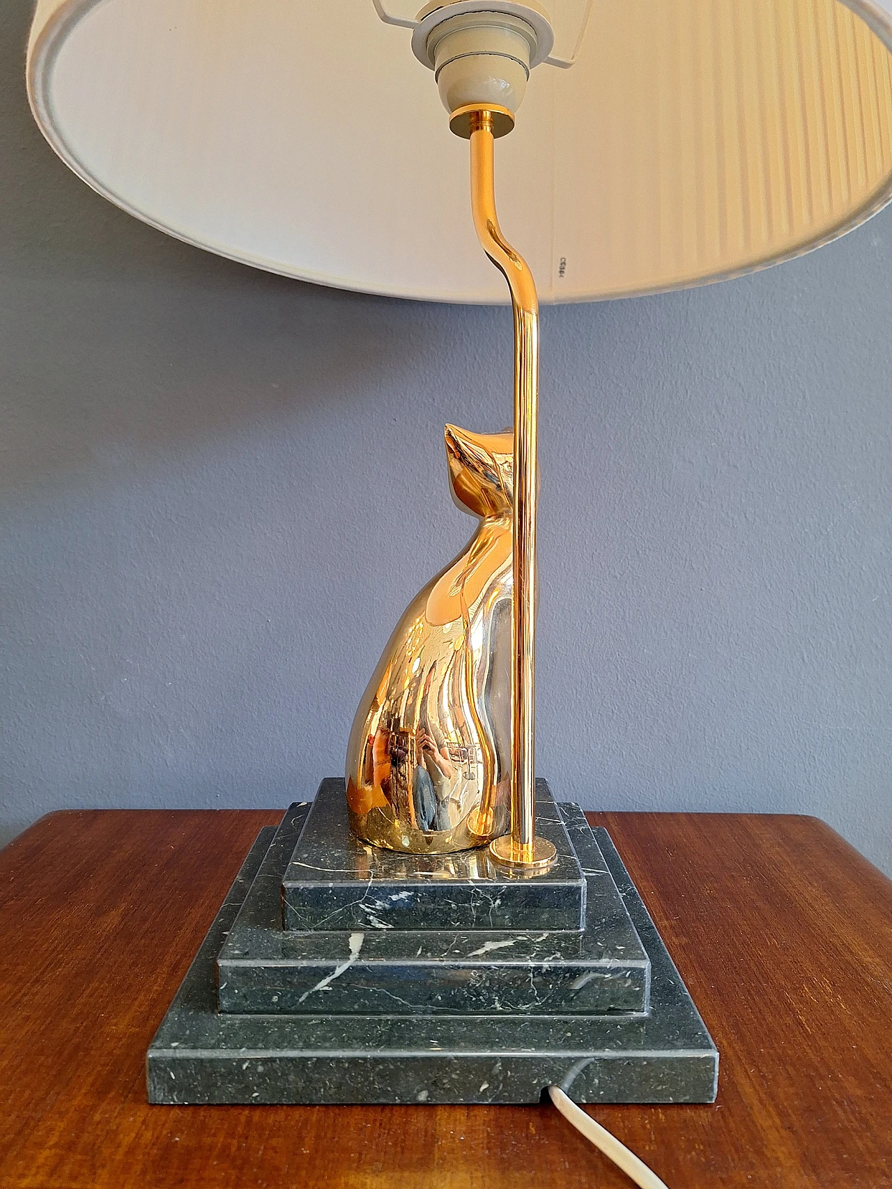 Hollywood Regency brass table lamp with cat, 1970s 6