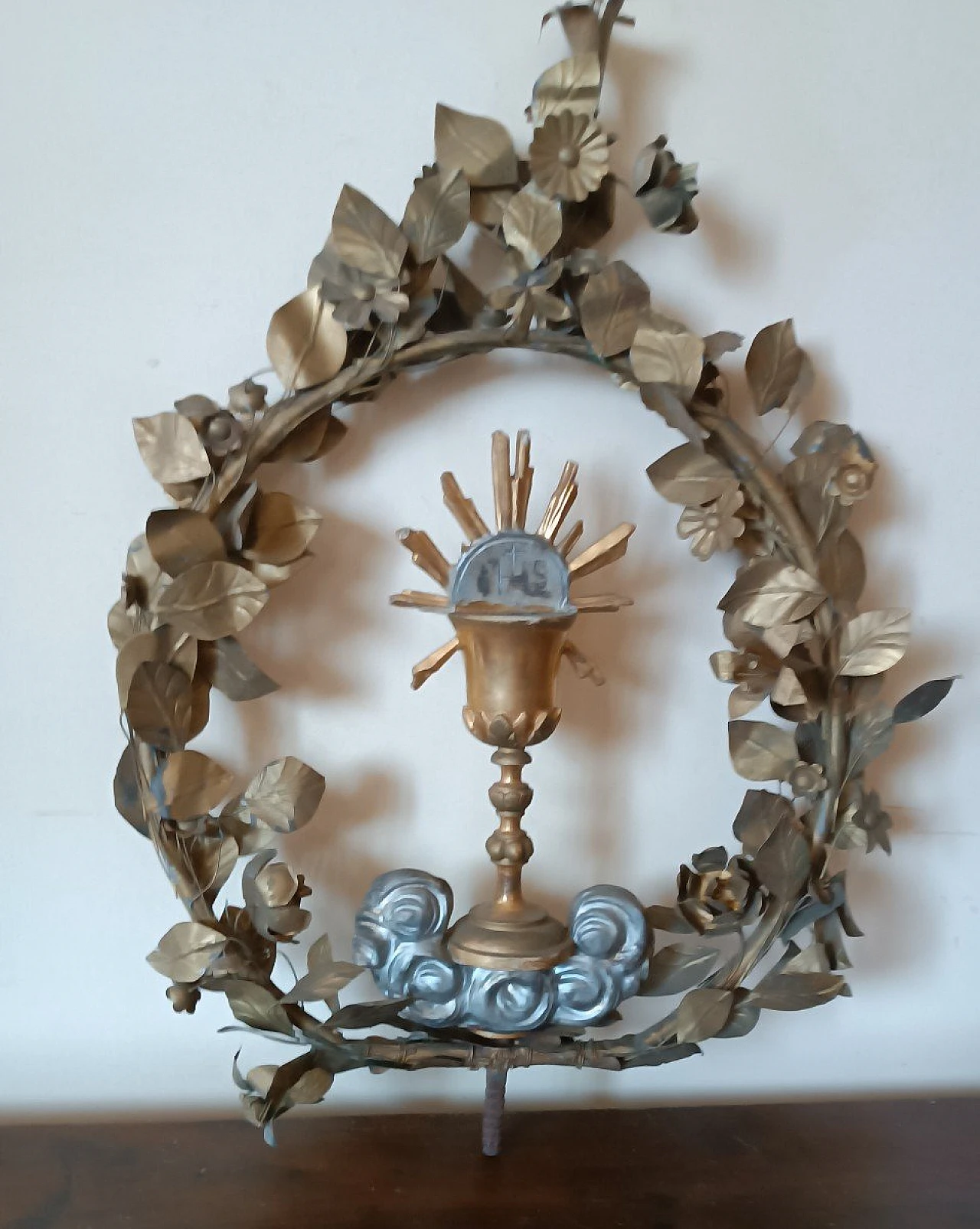 Iron crown with gilded wood chalice, second half of the 18th century 7