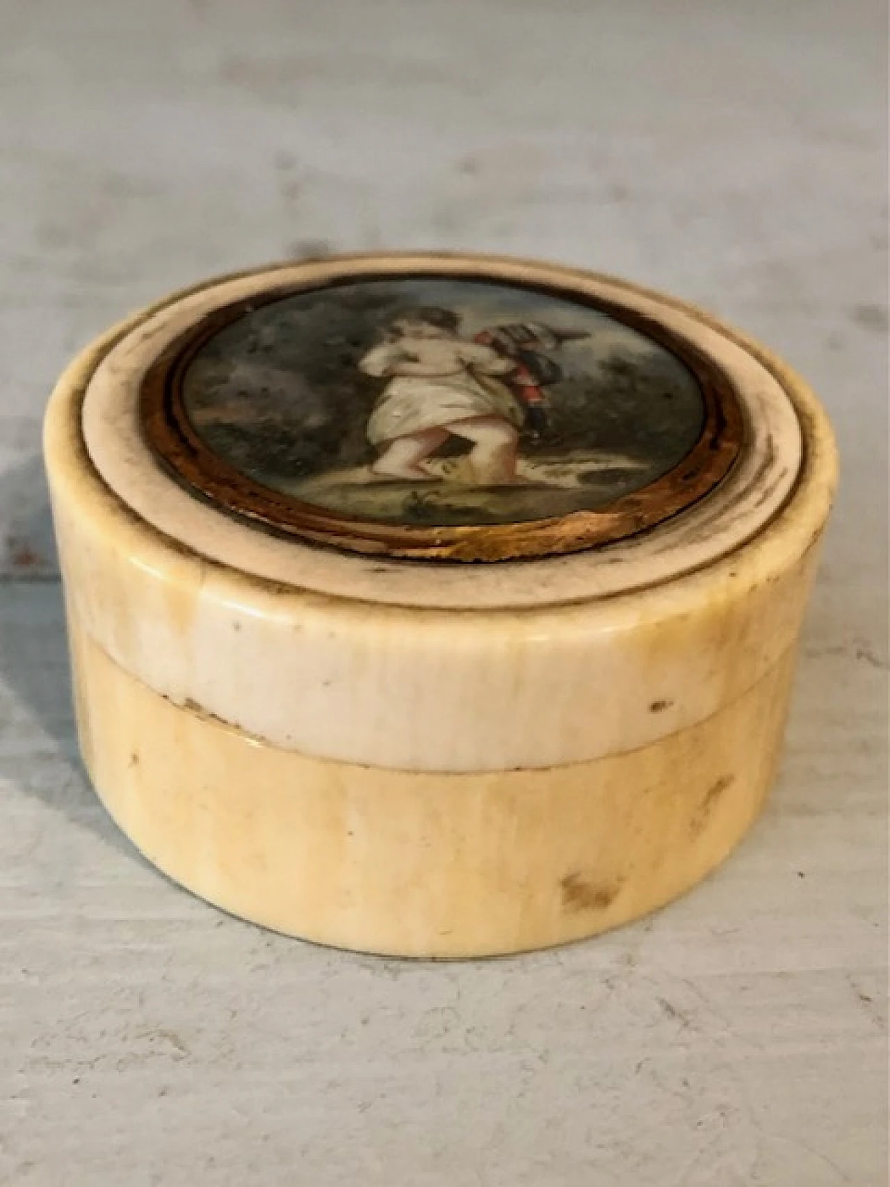 Small bone box with painted miniature, 18th century 1