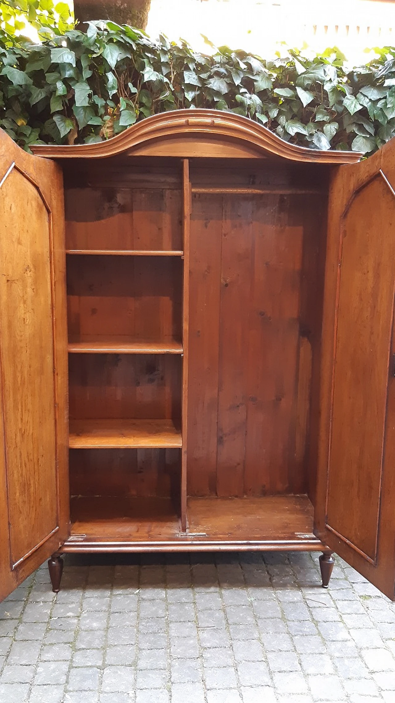 Austrian Biedermeier walnut paneled wardrobe, 19th century 8