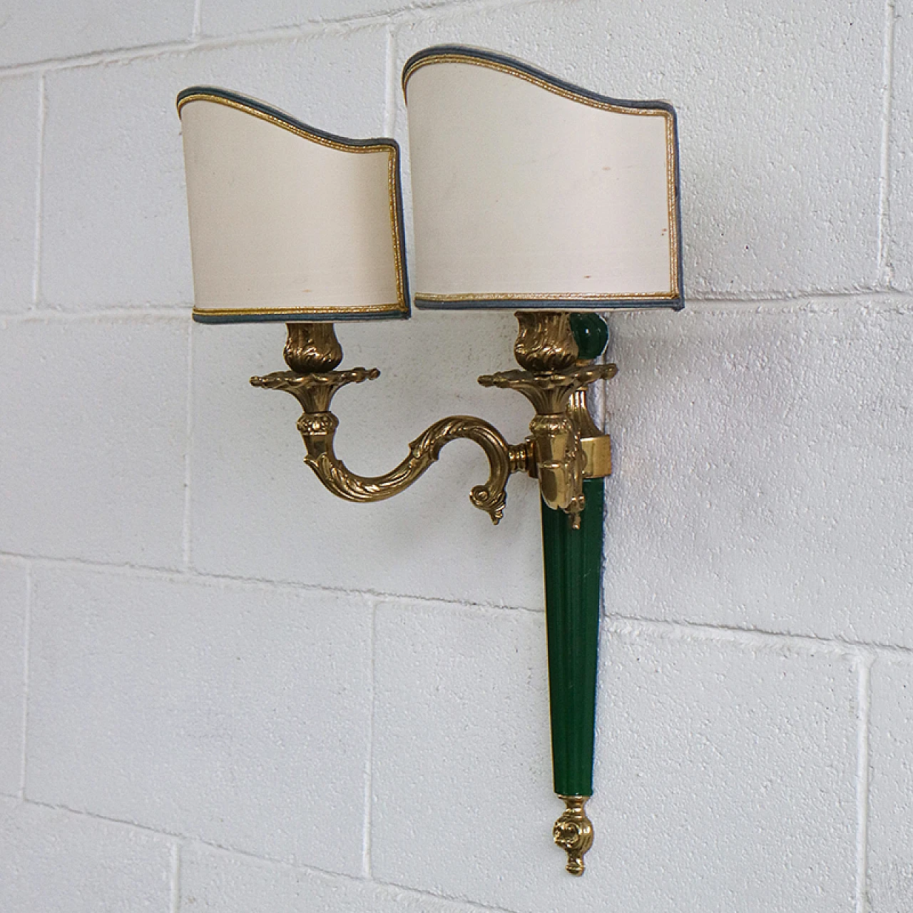 Two-light applique in gilded metal and green lacquer, 1940s 4