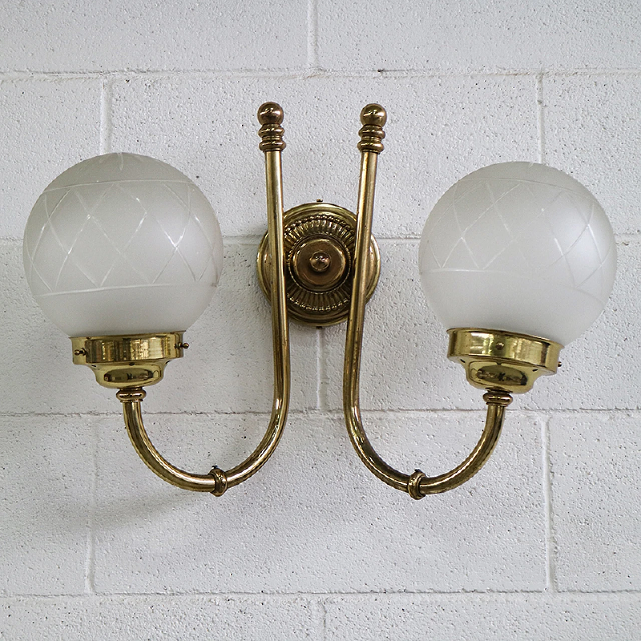 Gilded brass and glass wall sconce with two arms, 1950s 1